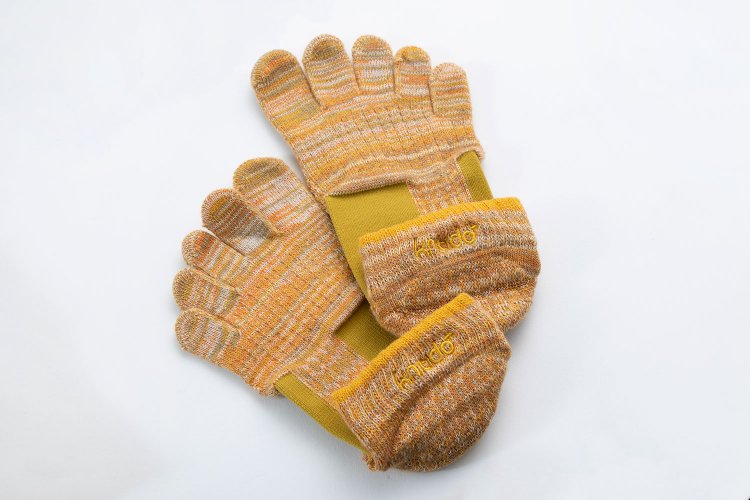 23～27㎝の2サイズ、マスタードほか全7色。2090円。ラサンテ（立川）ほかWebで販売。☎042-540-1616