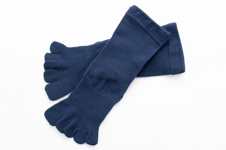 S、M（22～28cm）の2サイズ、ネイビーほか全3色。2600円。Webほかで販売。☎092-415-2184