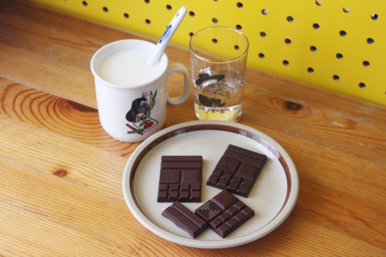 牛乳と板チョコと焼酎のみ。