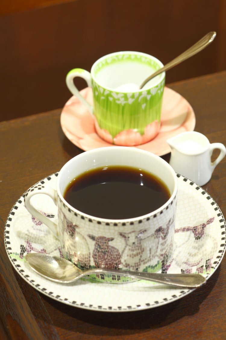 さわやかな飲み口と果実のような香りが特徴のブラジルヨシマツ580円。