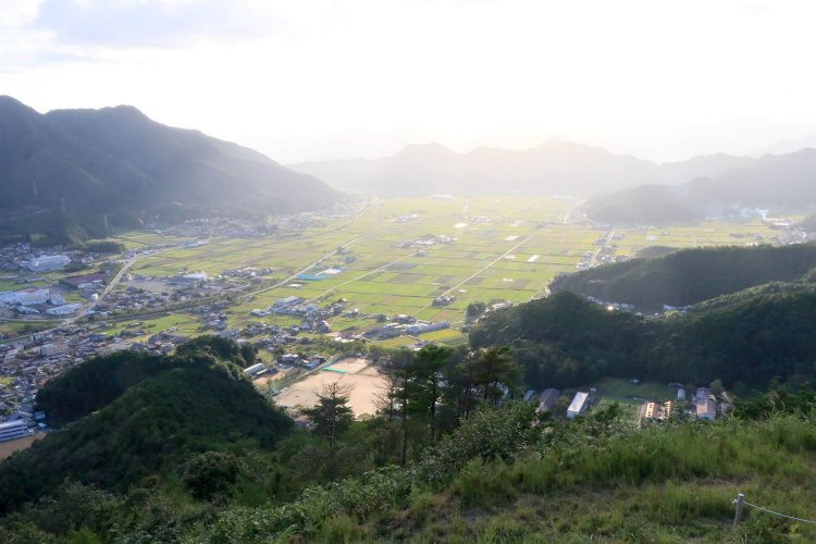 本丸から西方を望む。