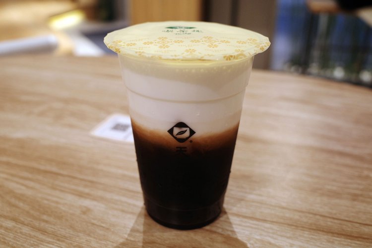 ハニー菊花プアールティーラテ693円。