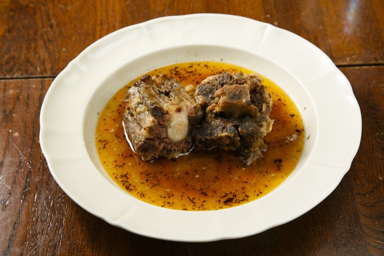 まろやかな牛テールのスープ1210円。