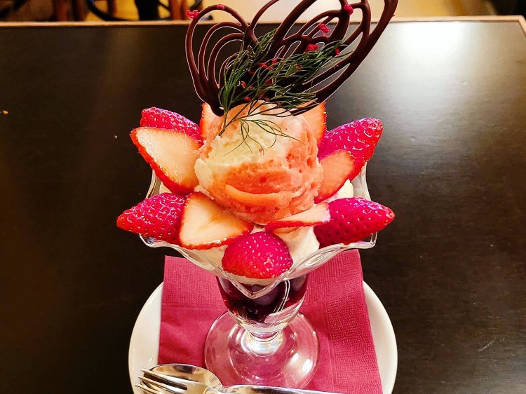 クーポラのバレンタインパフェ2021