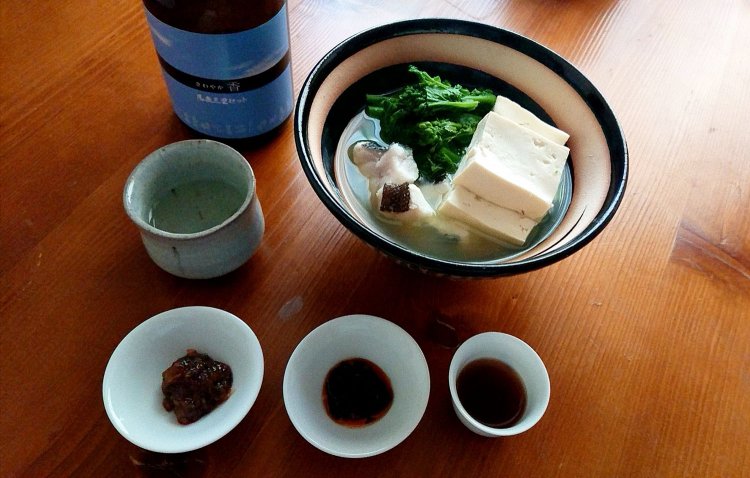 酒と完成したつまみ