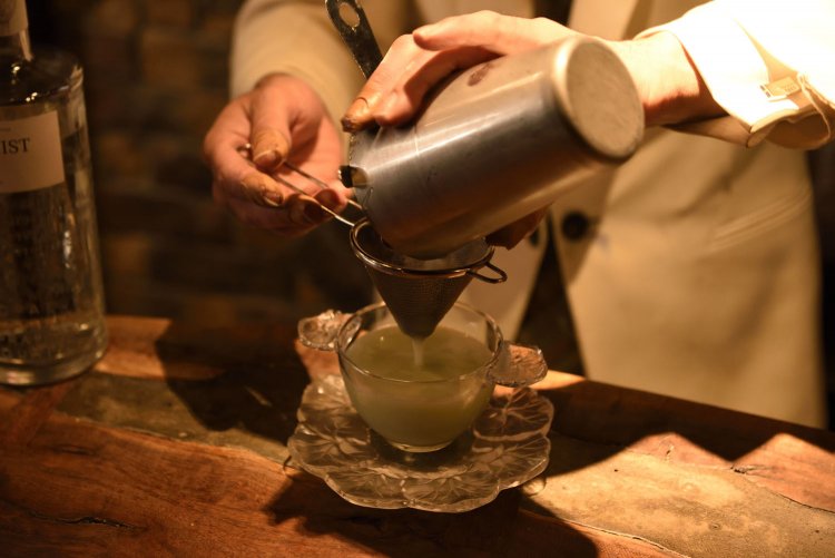 カクテルにはフレッシュな野菜や果実を多用。