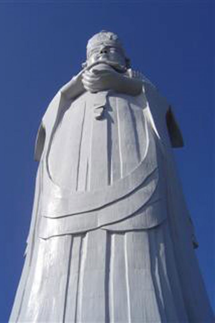 東京湾を見下ろす富津市の東京湾観音（高さ56m）。内部に入ることができる（2007年）