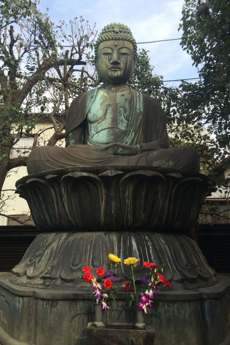 西迎寺の阿弥陀如来像（2017年）