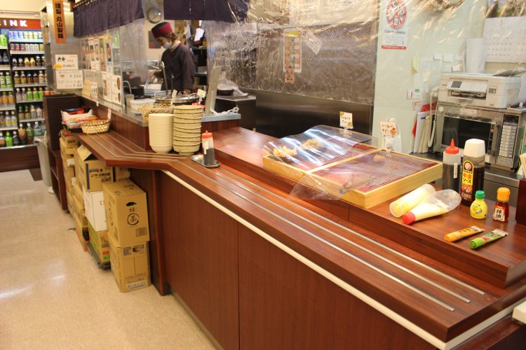 遅い時間だったため、天ぷらは少なめ。