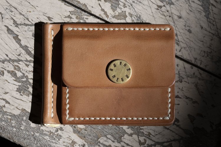 マネークリップ2万4800円。