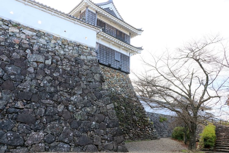 高石垣＆城壁に、さらに小天守まで。