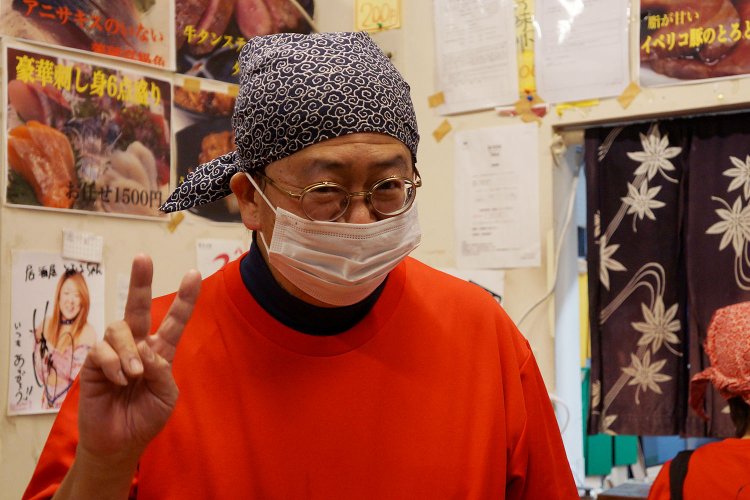 どんなに忙しくても笑顔を忘れないとおるちゃん。