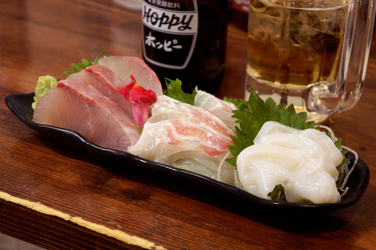 見るからに新鮮でボリューム満点の刺盛3種は、なんと600円!