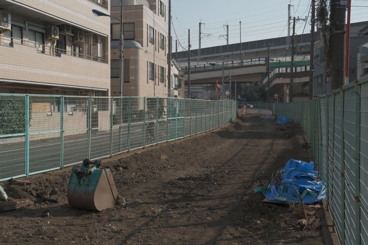 つい1ケ月前まで線路があったことが信じられないほど整地されていた。