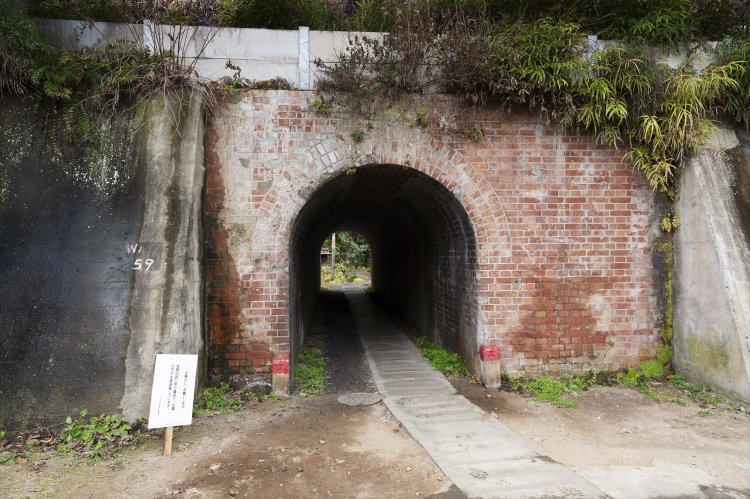 レンガトンネル