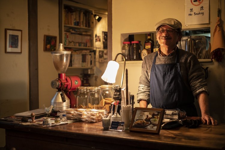 「夏への扉って好きなSF小説のタイトルから付けたんです。」山田さんは元、レストランの料理人。新しい料理やスイーツの研究に余念がない。