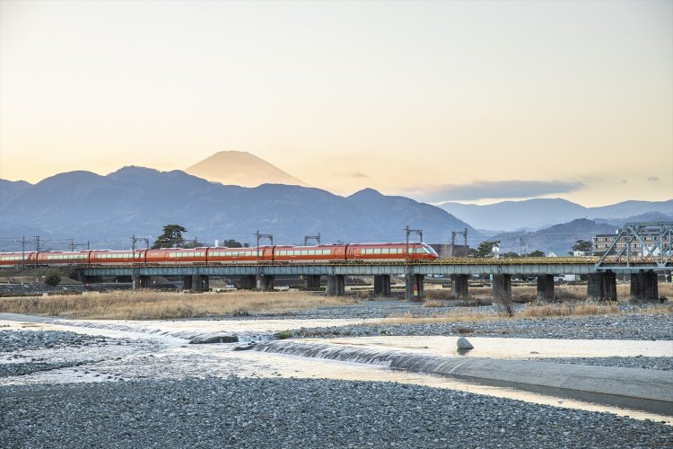 酒匂（さかわ）川と富士山