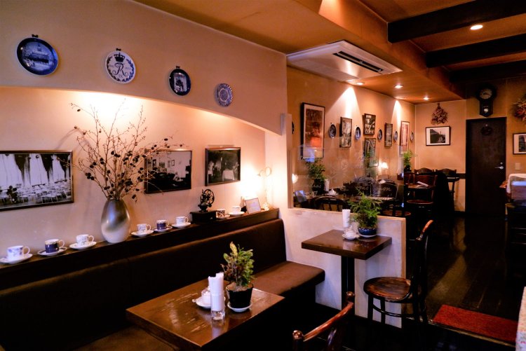 創業以来変わらない内装。