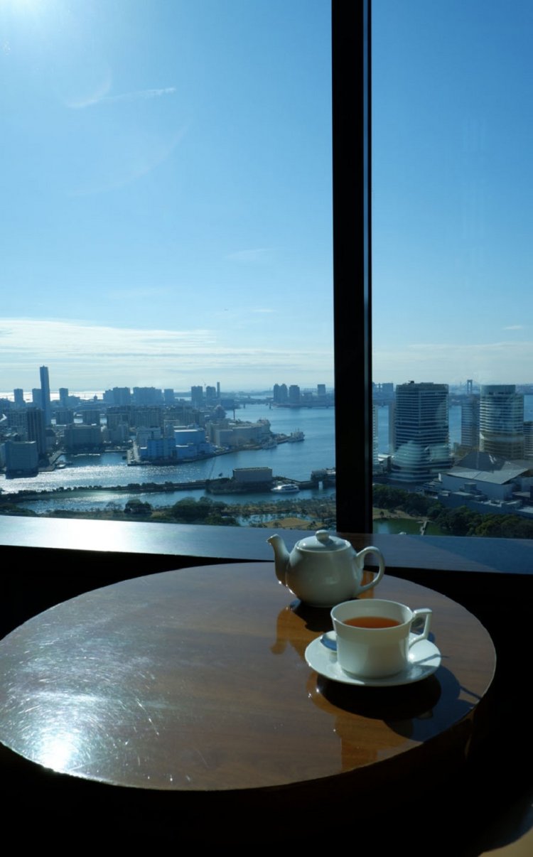 トゥエンティエイト オリジナルティー（ホット）1500円（税・サ別）。