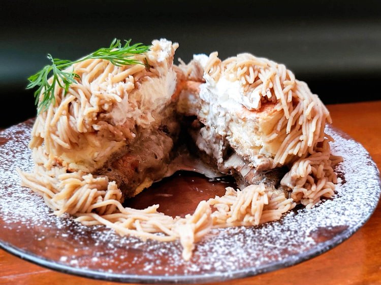 パーラービネフルのモンブランパンケーキ断面