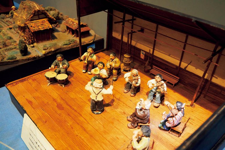 発表当時の雰囲気が漂う『セロ 弾きのゴーシュ』の人形ジオラマ。