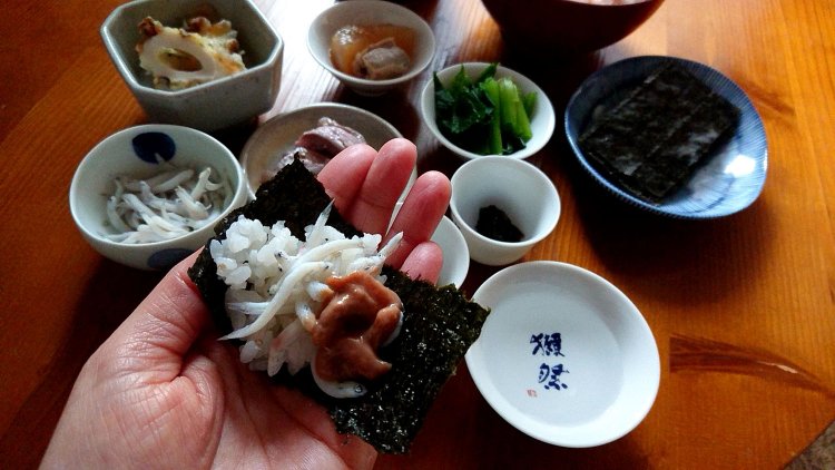 塩辛としらす巻き。