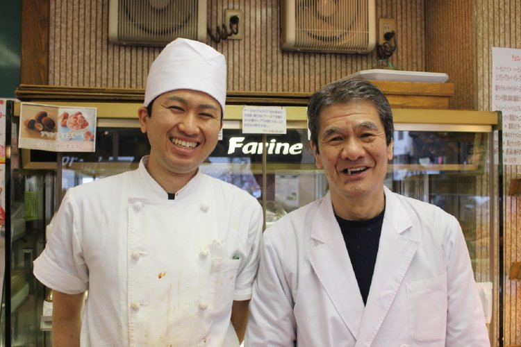 左が山崎裕太さん。右が三代目の山崎尚宏さん。