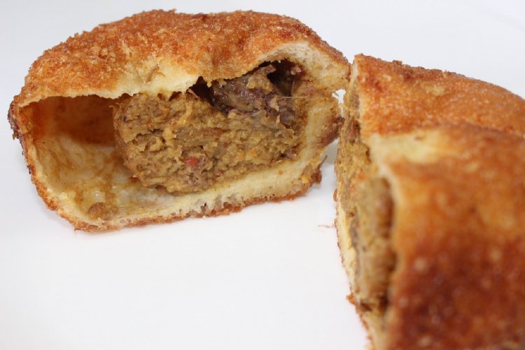 少し寄っているが、かなりの量のフィリング。