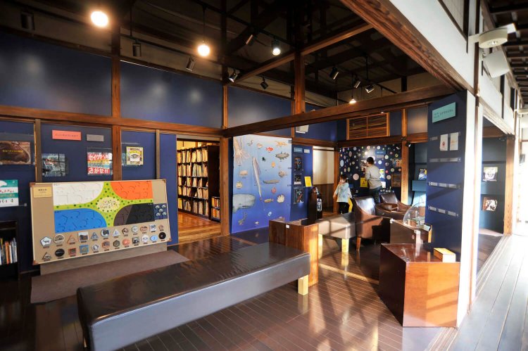 07_星と森と絵本の家 (3)