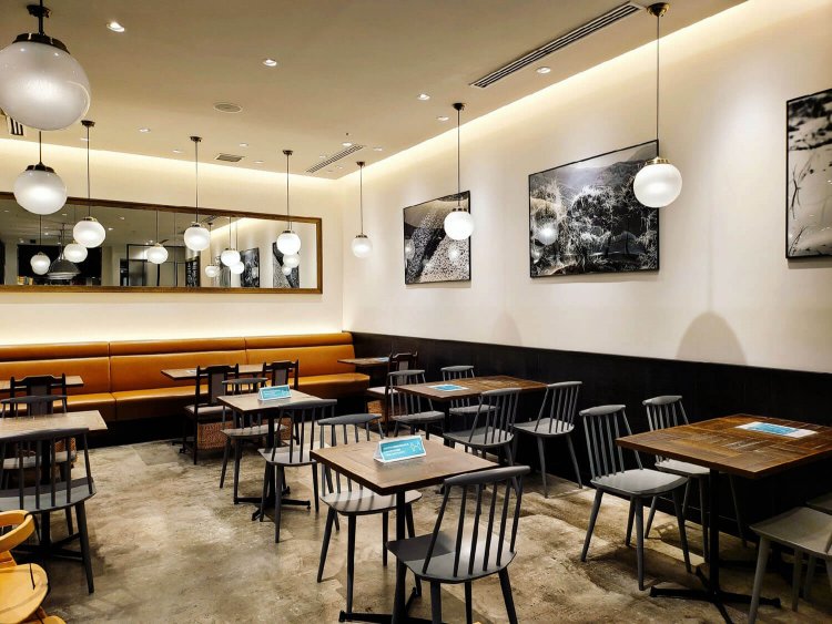 サロンギンザサボウの店内