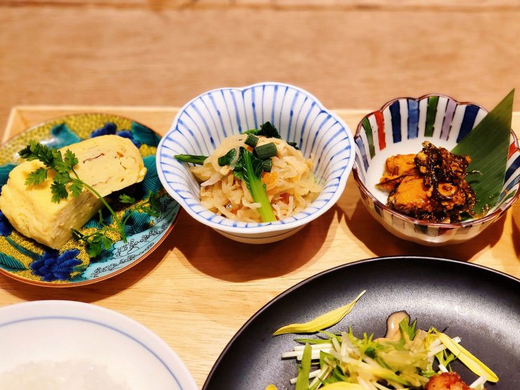 サロンギンザサボウの定食