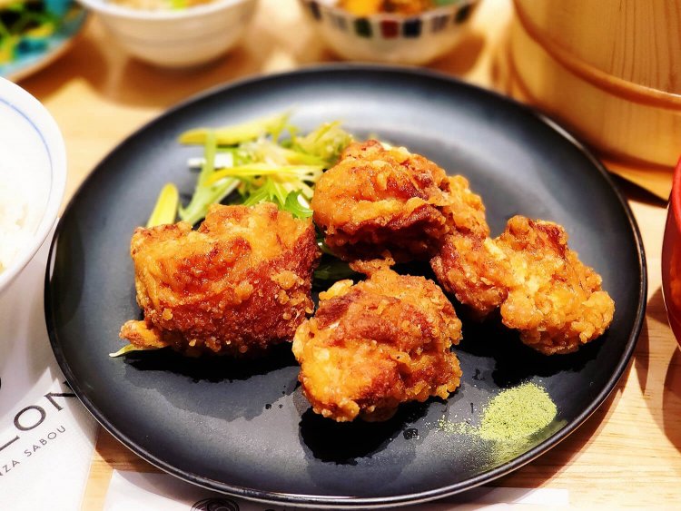 サロンギンザサボウの信玄鶏の唐揚げ