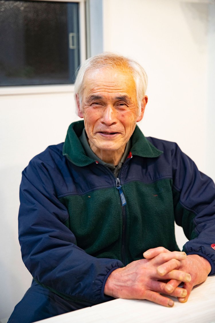 今年72歳を迎える草野さん。この年齢で今も40㎏の歩荷を続けているというから驚きだ。