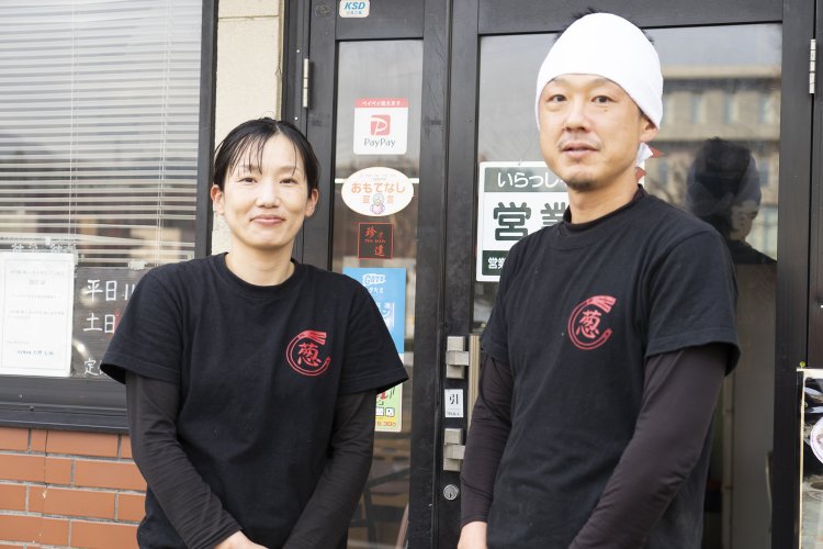 沙代さんと小崎さん。お二人の人柄が、店の空気にも現れている