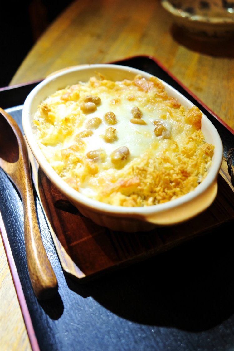 地元・津久井産の大豆を使った新メニューも各種。食べ応えのあるグラタ ン600円。