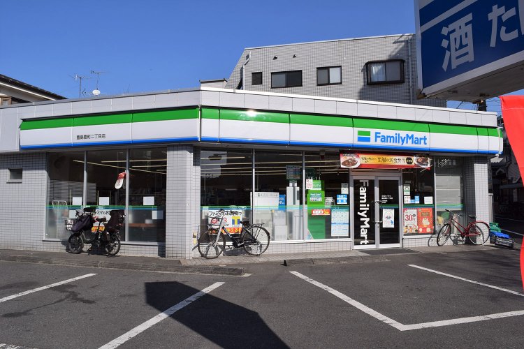 毎日のように利用していたコンビニ。昔はサンクスだったような。