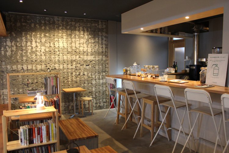 『脇町珈琲』の店内。