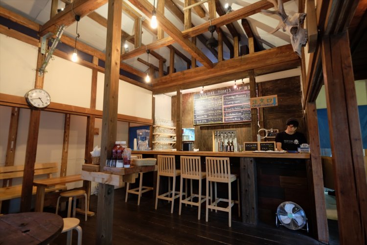 古民家を改装した店内。