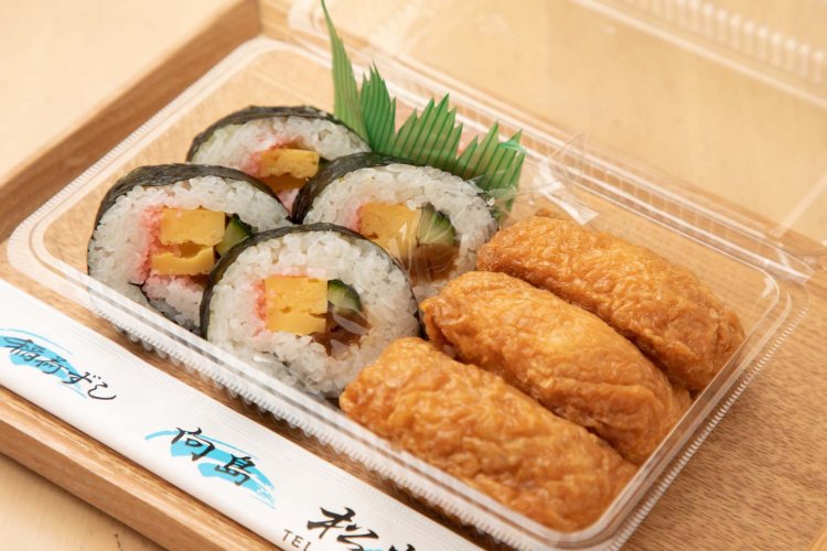 太巻は4切れで340円、のり巻は１本（4切れ）で220円。