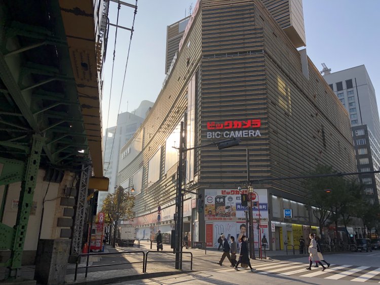 「そごう有楽町店」が入っていた読売会館。現在は家電量販店になっている。