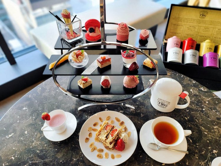 Pink afternoon tea 5082円。※時期によって内容は変わります。