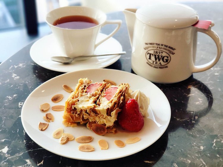 グラン銀座マキシムドパリの苺のミルフィーユ