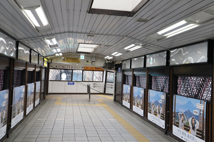 JR原宿駅舎03