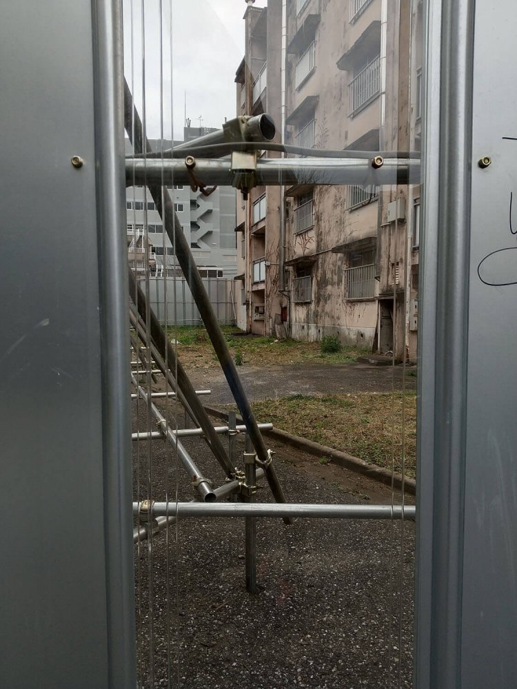 このように要所要所で内部が見られる。