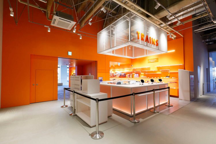 オリジナルグッズが揃う「TRAINS」。
