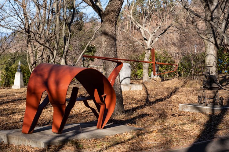 野外彫刻のなかには一瞬「？」と感じる作品も入り混じっている。