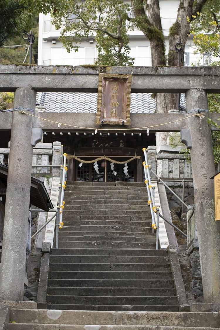 5  湯前神社
