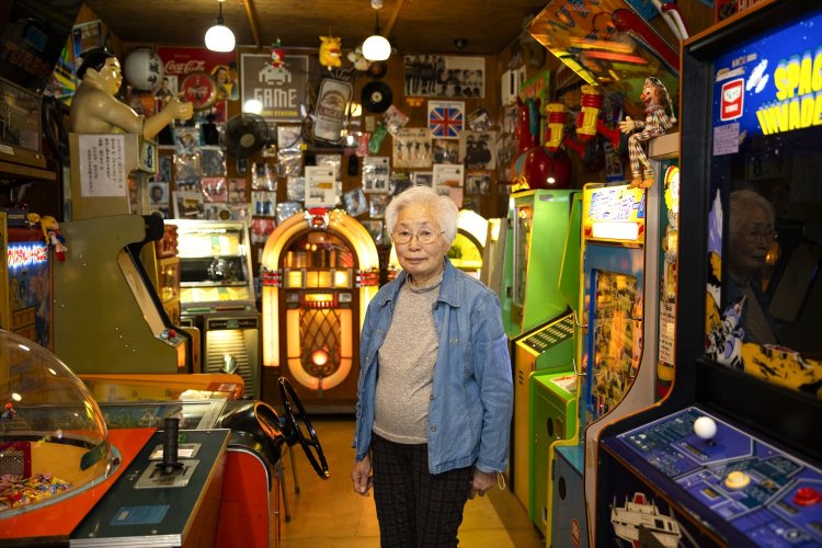 隣接する別館にはレコードをかけるジュークボックスも。