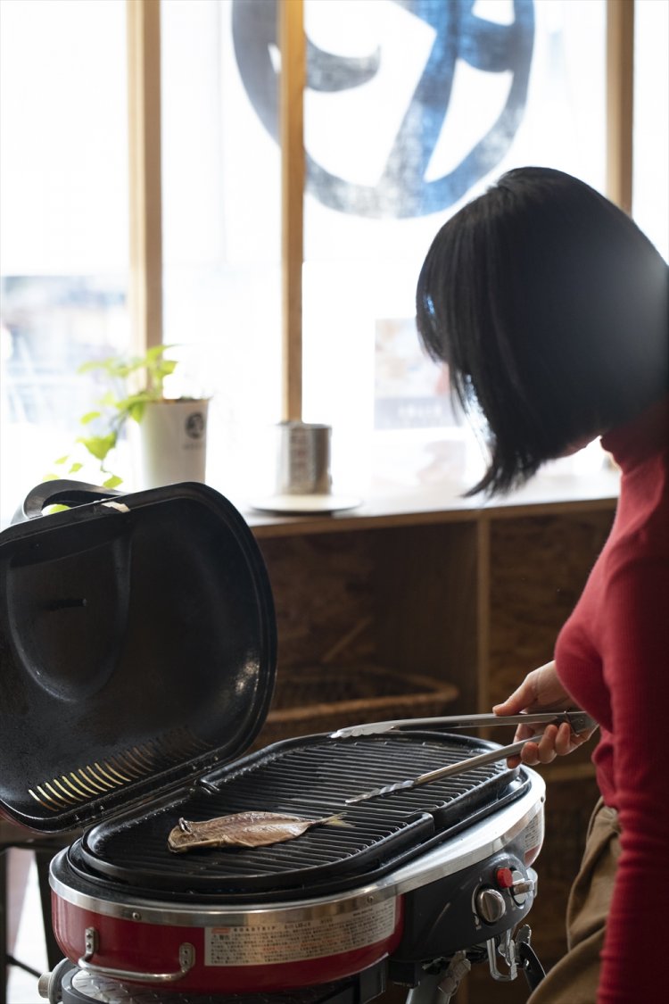 ＋300円で朝食付きに。ごはんと味噌汁、バーベキューグリルが用意される。