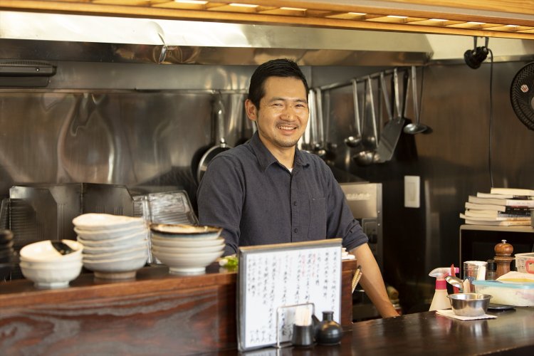 基本は飯嶋さん一人で、昼は奥さまがお手伝い。